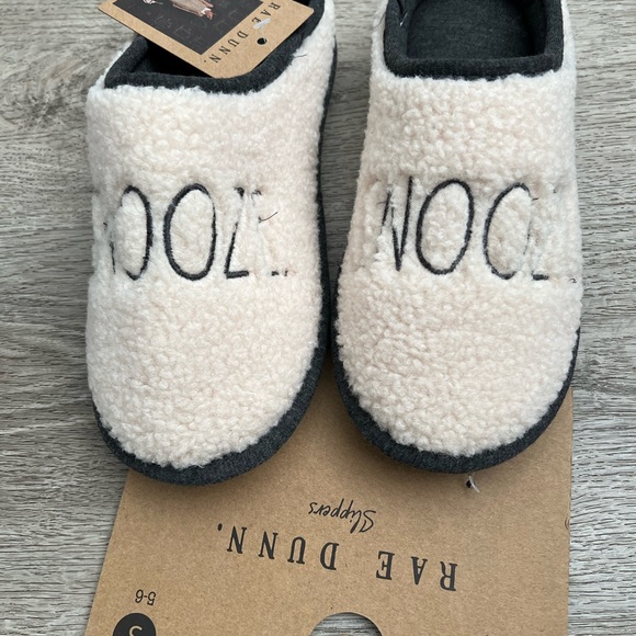 Rae Dunn Shoes - NWT, Women’s Rae Dunn “Snooze” Slippers